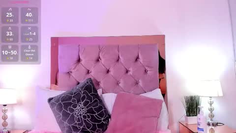 Snapshot of melanie__hills chatting on December 2025 11:37:01 AM Melanie online show from December 2025 11:37:01 AM