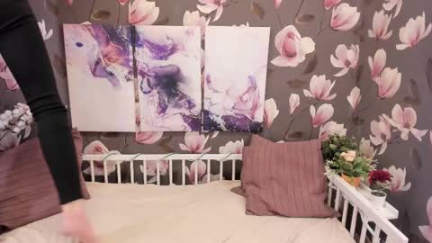 Snapshot of melanie_grant chatting on February 2025 01:14:01 PM Melanie online show from February 2025 01:14:01 PM