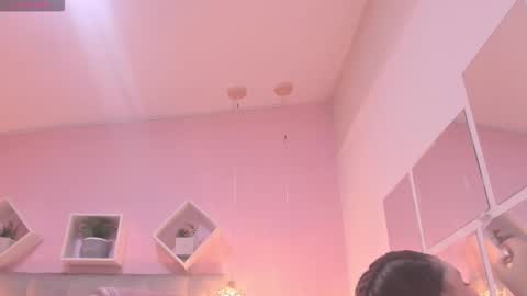 Snapshot of melanie_hh chatting on November 2025 04:01:02 AM Melanie online show from November 2025 04:01:02 AM