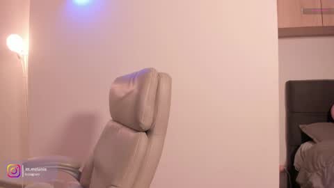 Melanie online show from October 2025 10:01:01 PM