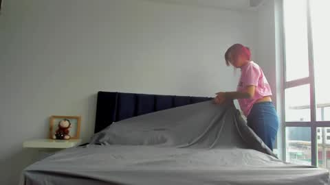 Melanie roux  online show from April 2026 12:21:01 PM