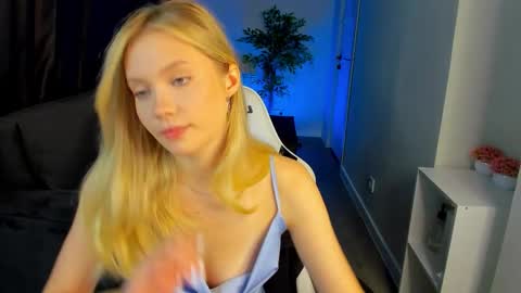 Melanie online show from October 2025 12:57:01 AM