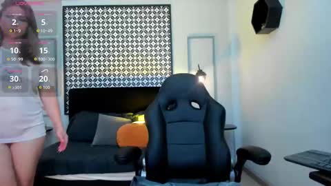 Snapshot of melanie_silver_ chatting on November 2025 09:37:02 PM Melanie online show from November 2025 09:37:02 PM