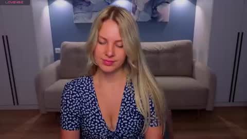 Snapshot of melaniebennett chatting on June 2026 09:14:01 AM Melanie Bennett online show from June 2026 09:14:01 AM