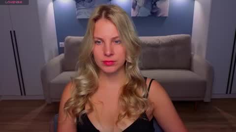 Snapshot of melaniebennett chatting on June 2026 06:40:02 AM Melanie Bennett online show from June 2026 06:40:02 AM