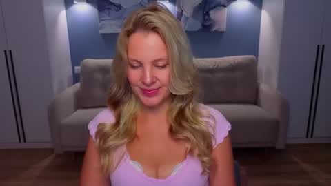 Snapshot of melaniebennett chatting on July 2026 06:52:01 AM Melanie Bennett online show from July 2026 06:52:01 AM
