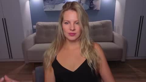 Snapshot of melaniebennett chatting on July 2026 08:54:01 AM Melanie Bennett online show from July 2026 08:54:01 AM