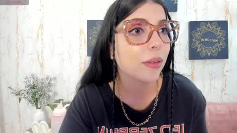 Snapshot of melaniegrayx chatting on March 2025 03:28:02 PM melaniegrayx online show from March 2025 03:28:02 PM