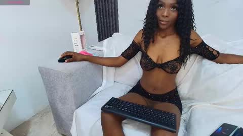 Melanie online show from October 2025 01:18:01 PM