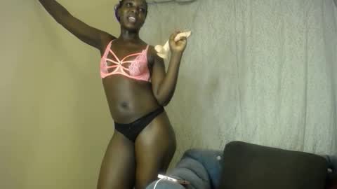 Snapshot of melanin_bae chatting on November 2025 07:05:02 PM Baby online show from November 2025 07:05:02 PM