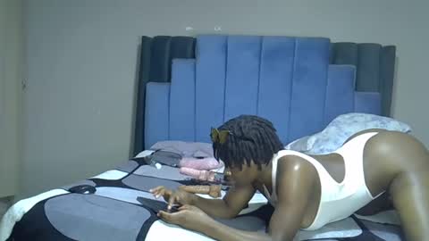 Snapshot of melanin_moon chatting on June 2026 02:51:01 AM Moon online show from June 2026 02:51:01 AM