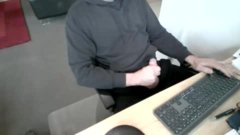 Snapshot of melbguy_075 chatting on November 2025 02:35:01 AM melbguy_075 online show from November 2025 02:35:01 AM