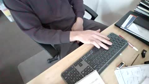 Snapshot of melbguy_075 chatting on January 2026 10:37:01 PM melbguy_075 online show from January 2026 10:37:01 PM