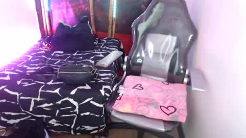 melhiza online show from February 2025 07:08:02 PM