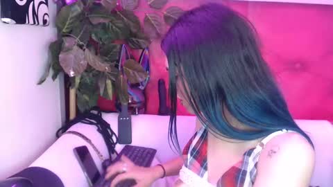 melhiza online show from March 2025 07:10:01 AM