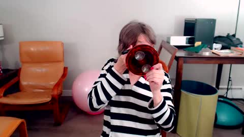 Snapshot of melhoho chatting on December 2025 07:47:01 AM Snow Hobot online show from December 2025 07:47:01 AM