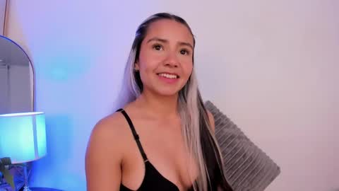 Melii  online show from March 2026 11:38:01 AM