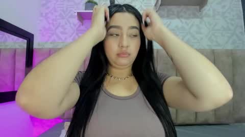 Mel online show from November 2025 11:32:02 PM