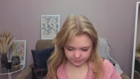 Sophia online show from October 2025 04:31:01 AM