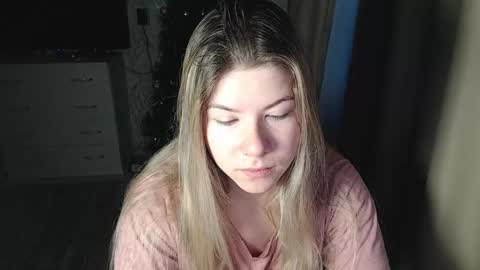 Snapshot of melissa__ray chatting on December 2024 03:16:02 AM Melissa Ray online show from December 2024 03:16:02 AM