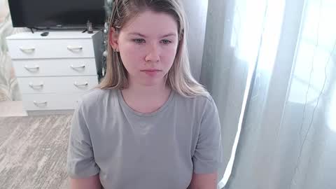 Snapshot of melissa__ray chatting on January 2025 08:36:01 AM Melissa Ray online show from January 2025 08:36:01 AM