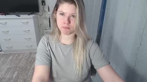 Snapshot of melissa__ray chatting on February 2025 02:39:01 AM Melissa Ray online show from February 2025 02:39:01 AM