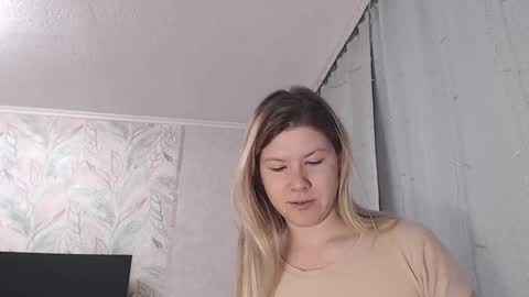 Snapshot of melissa__ray chatting on February 2025 02:33:01 AM Melissa Ray online show from February 2025 02:33:01 AM