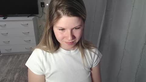 Snapshot of melissa__ray chatting on February 2025 05:29:02 PM Melissa Ray online show from February 2025 05:29:02 PM