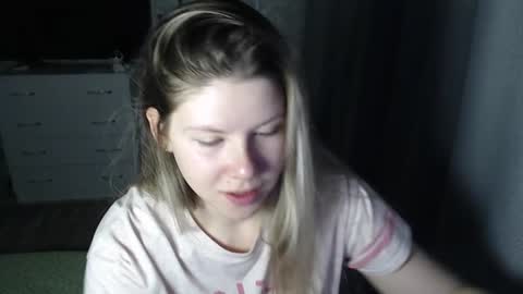 Snapshot of melissa__ray chatting on February 2025 07:21:01 PM Melissa Ray online show from February 2025 07:21:01 PM