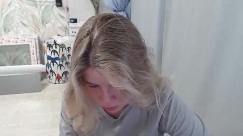 Snapshot of melissa__ray chatting on October 2025 03:03:02 AM Melissa Ray online show from October 2025 03:03:02 AM