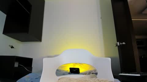 Snapshot of melissa_fem_ chatting on November 2025 12:16:02 PM M E L I S S A online show from November 2025 12:16:02 PM