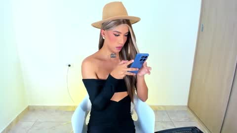 Snapshot of melissa_fem_ chatting on January 2026 09:16:02 PM M E L I S S A online show from January 2026 09:16:02 PM