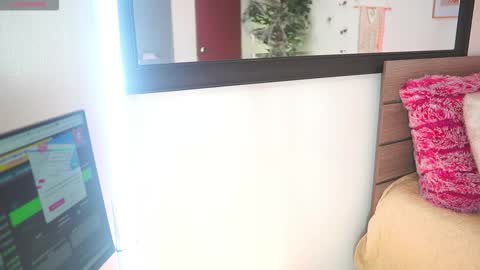 Snapshot of melissa_laurent_ chatting on November 2025 12:26:01 PM Melissa online show from November 2025 12:26:01 PM