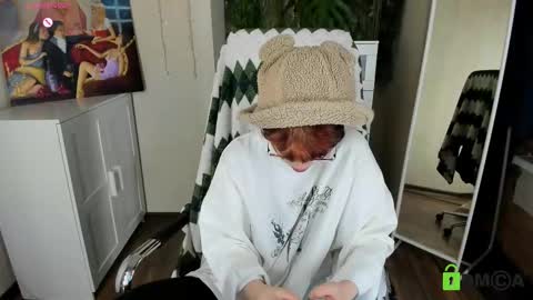 Melissa online show from November 2025 04:05:01 PM