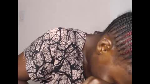 Snapshot of mellanin_pretty_ chatting on December 2024 10:37:02 AM . online show from December 2024 10:37:02 AM