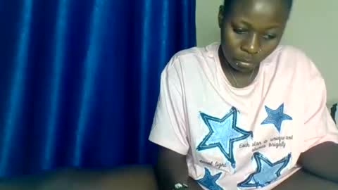 Snapshot of mellanin_pretty_ chatting on November 2025 06:43:02 PM . online show from November 2025 06:43:02 PM