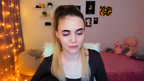 Snapshot of mellifluoustess chatting on February 2025 11:11:01 PM Tessa online show from February 2025 11:11:01 PM