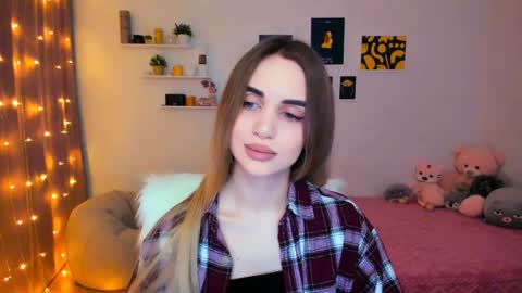 Snapshot of mellifluoustess chatting on February 2025 09:26:02 PM Tessa online show from February 2025 09:26:02 PM