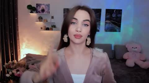 Tessa online show from December 2025 09:53:02 PM