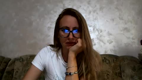 Snapshot of melly_rosey chatting on July 2026 08:56:02 AM Melly online show from July 2026 08:56:02 AM