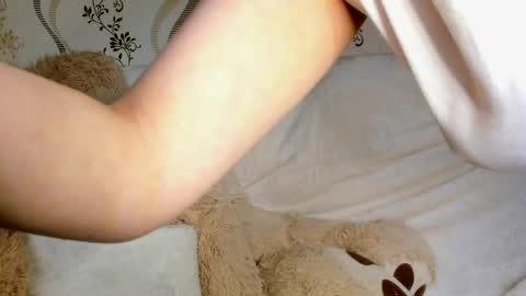 MelMooon online show from May 2026 10:04:01 PM
