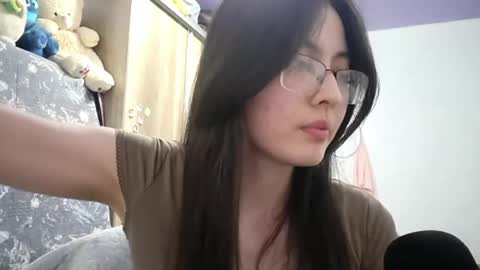 Snapshot of melodeehayden chatting on May 2026 05:21:01 PM Nika online show from May 2026 05:21:01 PM