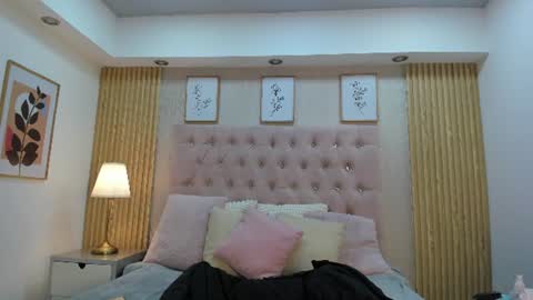 Snapshot of melodiroux_ chatting on June 2026 01:11:01 PM Melodi online show from June 2026 01:11:01 PM