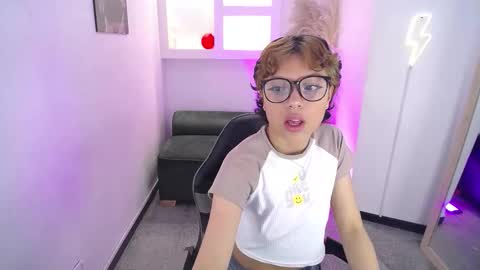 Snapshot of melody701583as chatting on February 2026 12:34:01 PM melody701583as online show from February 2026 12:34:01 PM