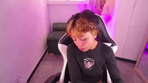 Snapshot of melody701583as chatting on March 2026 01:07:02 PM melody701583as online show from March 2026 01:07:02 PM