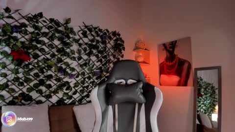 melody_cute10 online show from March 2025 02:01:02 PM