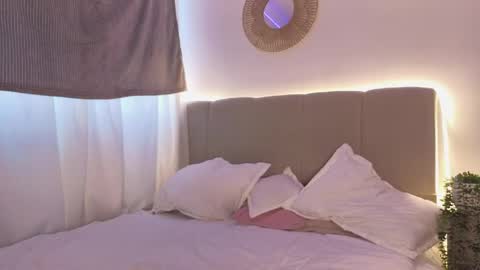 Melody and sebas online show from April 2026 11:42:01 AM