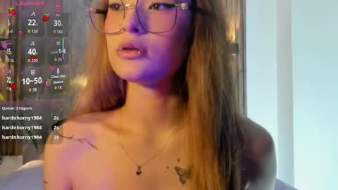 Snapshot of melodylanee chatting on December 2025 11:07:01 AM melodylanee online show from December 2025 11:07:01 AM