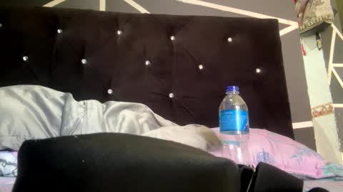 Snapshot of melodysnow chatting on December 2025 06:14:03 PM melodysnow online show from December 2025 06:14:03 PM