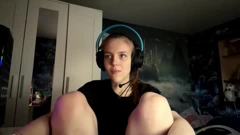 Snapshot of melonygriffen chatting on October 2025 12:13:02 PM Hi Im Aria 18 years old online show from October 2025 12:13:02 PM